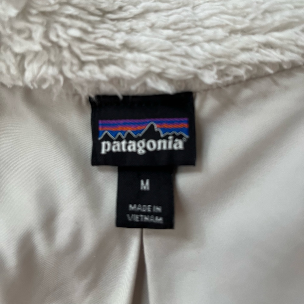 Women’s Patagonia Los Gatos birch white deep pile fluffy full zip jacket. Medium - Picture 11 of 16